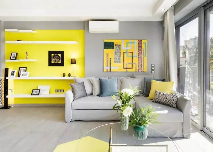 Stylish Boutique Loft With Private Balcony
