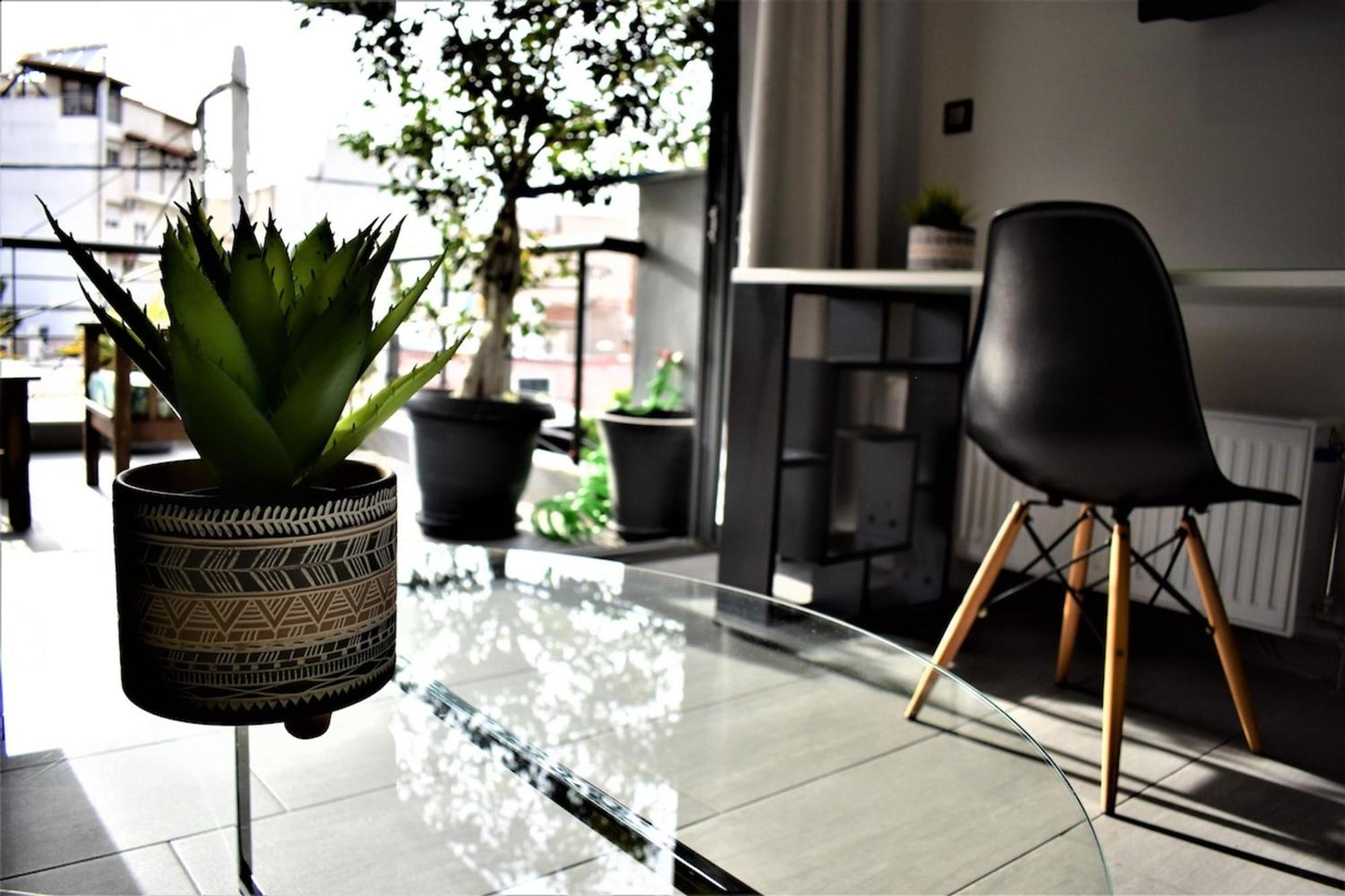 Stylish Boutique Loft With Private Balcony Ateny